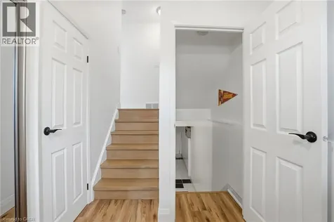 61 Albright Road Hamilton ON L8K 6H5