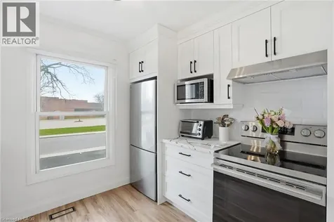 61 Albright Road Hamilton ON L8K 6H5