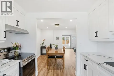 61 Albright Road Hamilton ON L8K 6H5