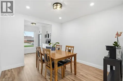 61 Albright Road Hamilton ON L8K 6H5