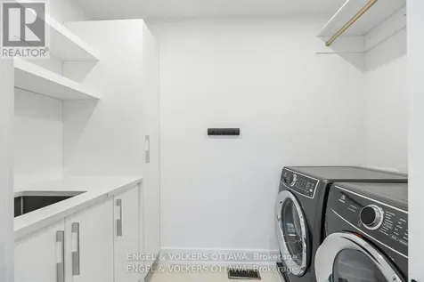 2154 Rice Avenue Ottawa ON K2A 0C4