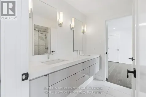 2154 Rice Avenue Ottawa ON K2A 0C4