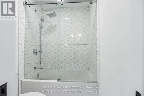 2154 Rice Avenue Ottawa ON K2A 0C4