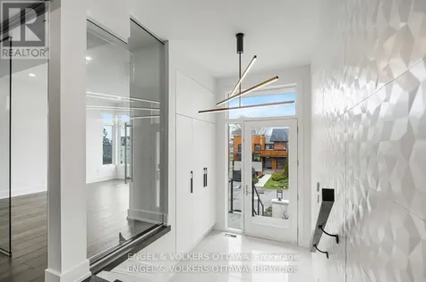 2154 Rice Avenue Ottawa ON K2A 0C4
