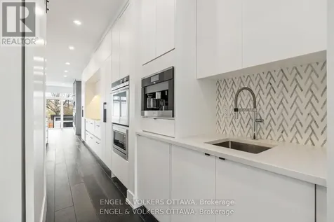2154 Rice Avenue Ottawa ON K2A 0C4