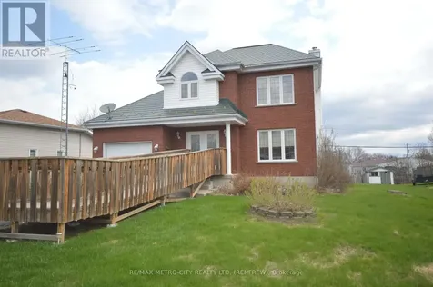 225 Vanier Crescent Renfrew ON K7V 4K6