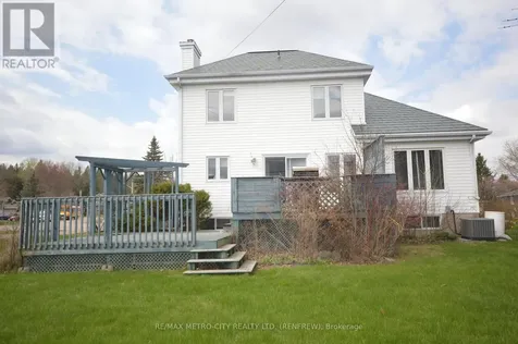 225 Vanier Crescent Renfrew ON K7V 4K6
