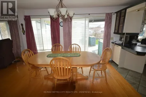 225 Vanier Crescent Renfrew ON K7V 4K6