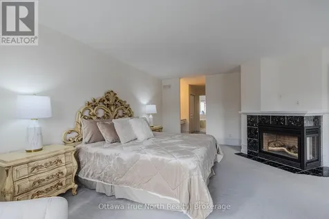 19 Black Tern Crescent Ottawa ON K2M 2Z4