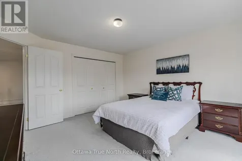 19 Black Tern Crescent Ottawa ON K2M 2Z4