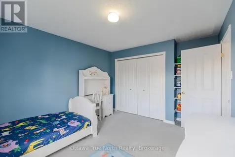 19 Black Tern Crescent Ottawa ON K2M 2Z4