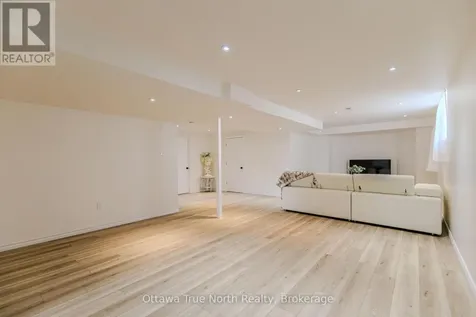 19 Black Tern Crescent Ottawa ON K2M 2Z4
