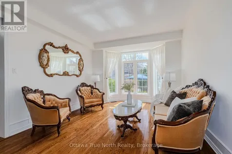 19 Black Tern Crescent Ottawa ON K2M 2Z4