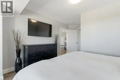 332 Gosling Gardens Guelph ON N1H 3A1
