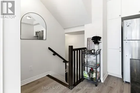 808 Kiniw Private Ottawa ON K1K 5A4