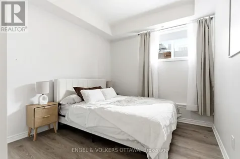 808 Kiniw Private Ottawa ON K1K 5A4