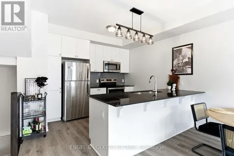 808 Kiniw Private Ottawa ON K1K 5A4