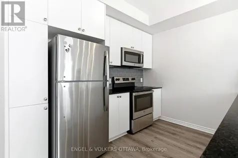 808 Kiniw Private Ottawa ON K1K 5A4