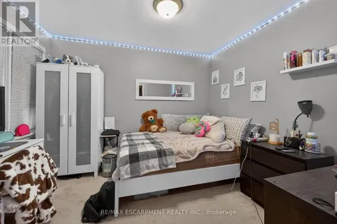 186 Seneca Avenue Hamilton ON L9B 1M2