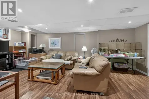 186 Seneca Avenue Hamilton ON L9B 1M2