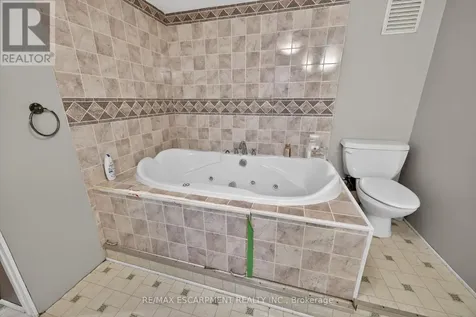 186 Seneca Avenue Hamilton ON L9B 1M2