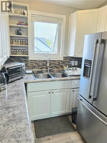 16 Forest Hill Road St. Catharines ON L2R 3T7