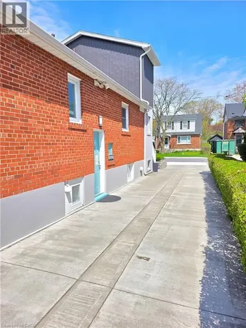 16 Forest Hill Road St. Catharines ON L2R 3T7
