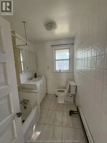 3026 Sandwich Street Windsor ON N9C 1A3