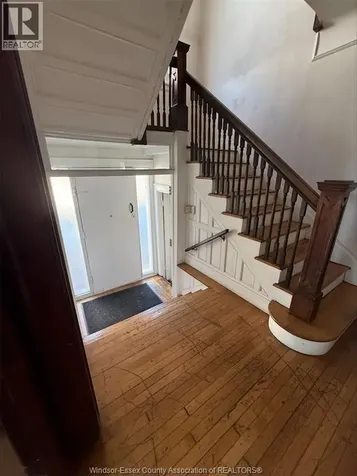 3026 Sandwich Street Windsor ON N9C 1A3