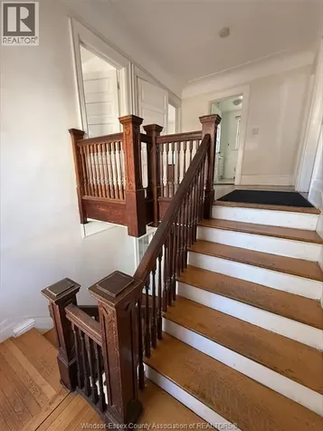 3026 Sandwich Street Windsor ON N9C 1A3