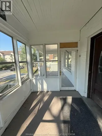 3026 Sandwich Street Windsor ON N9C 1A3