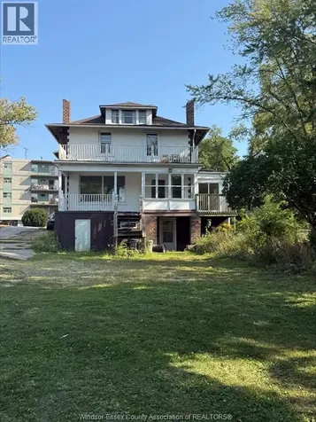 3026 Sandwich Street Windsor ON N9C 1A3
