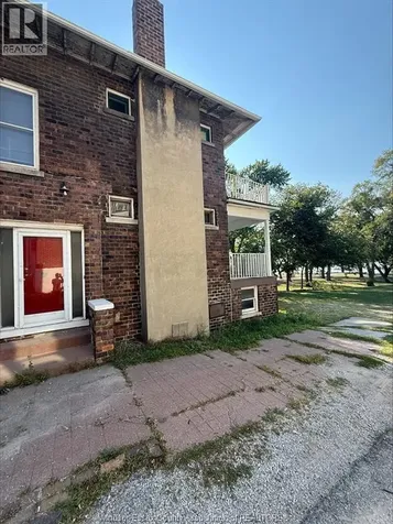 3026 Sandwich Street Windsor ON N9C 1A3