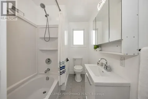 1960 Othello Avenue Ottawa ON K1G 2A4