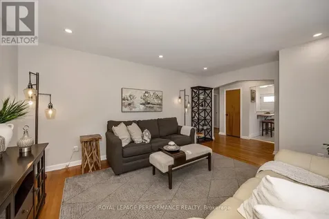1960 Othello Avenue Ottawa ON K1G 2A4
