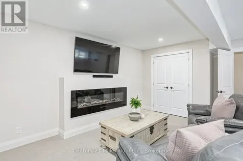 168 Yellow Birch Crescent Blue Mountains ON L9Y 0R4
