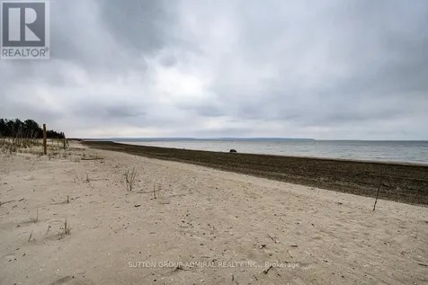 1074 River Road East Wasaga Beach ON L9Z 2R1