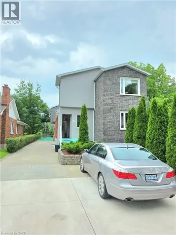 16 Forest Hill Road St. Catharines ON L2R 3T7