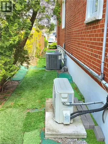 16 Forest Hill Road St. Catharines ON L2R 3T7