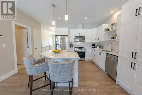 31 Douglas Marshall Crescent Brockville ON K6V 0E8