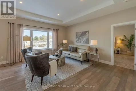 31 Douglas Marshall Crescent Brockville ON K6V 0E8
