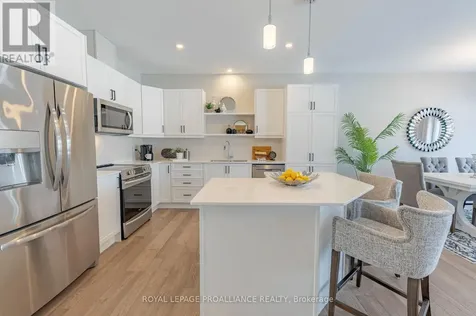 31 Douglas Marshall Crescent Brockville ON K6V 0E8