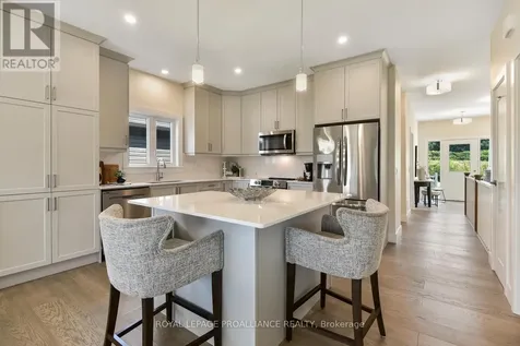 33 Douglas Marshall Crescent Brockville ON K6V 0E8