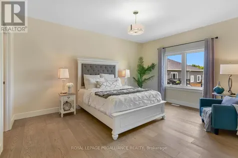 33 Douglas Marshall Crescent Brockville ON K6V 0E8
