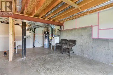 33 Douglas Marshall Crescent Brockville ON K6V 0E8