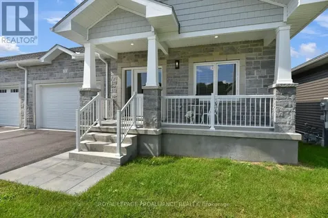 33 Douglas Marshall Crescent Brockville ON K6V 0E8