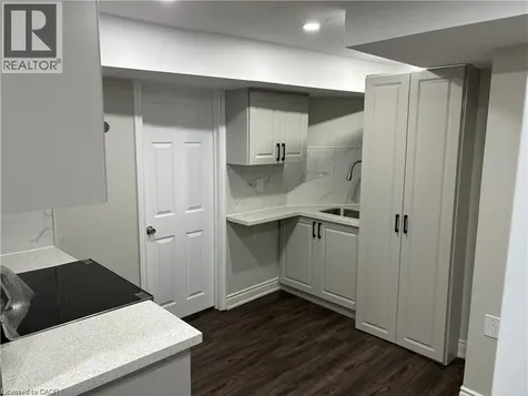 3 Westview Crescent Kitchener ON N2N 2V7