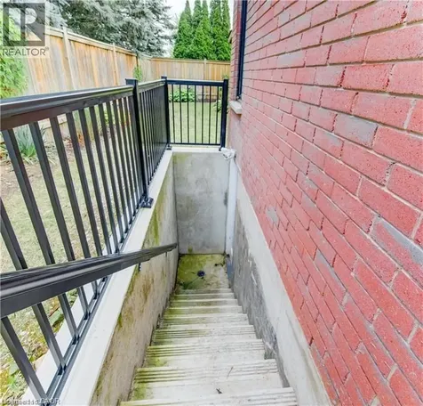 3 Westview Crescent Kitchener ON N2N 2V7