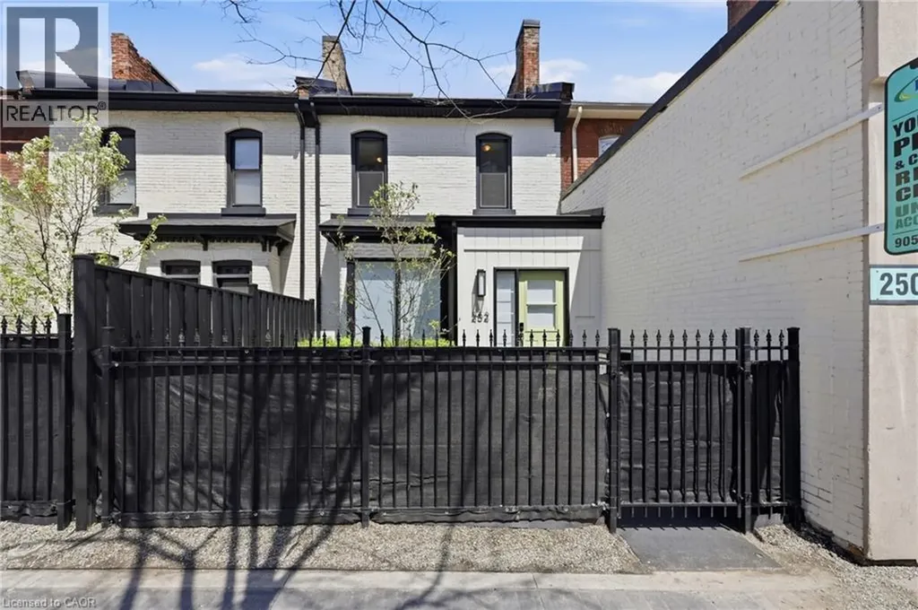252 King Street West Hamilton ON L8P 1A9