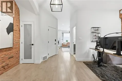 252 King Street West Hamilton ON L8P 1A9